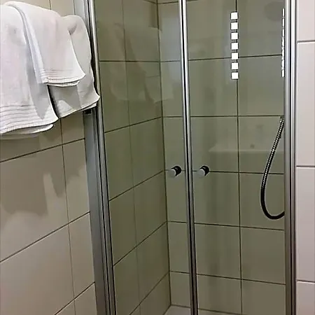 מלון Rheinkrone 2*